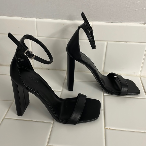 Heels✨ - Picture 2 of 5